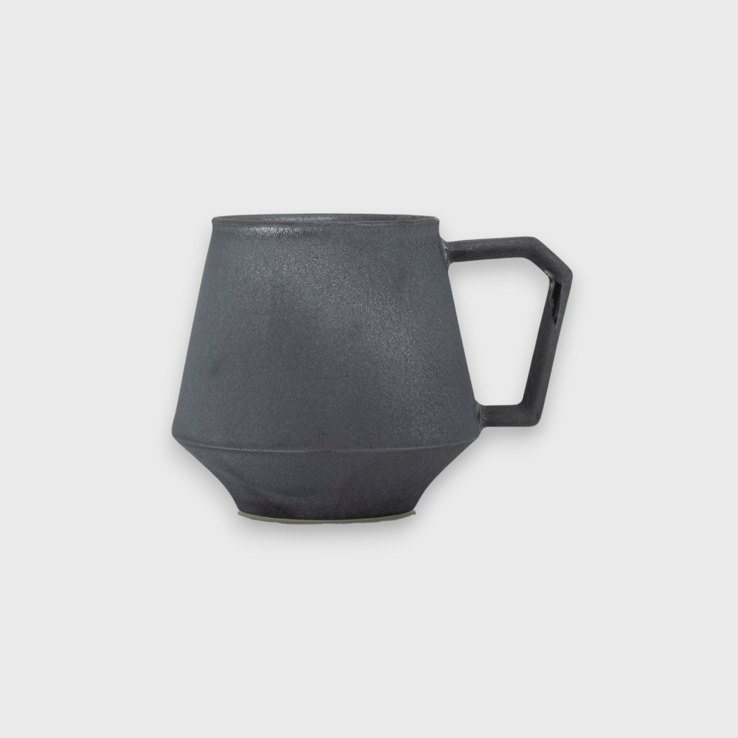 39Arita Arita ware ceramic mug - carbon black