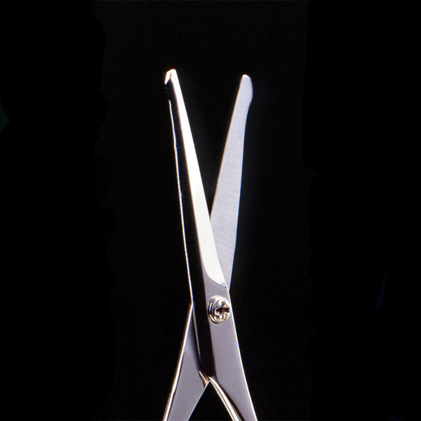 Beauty scissors forged by craftsmanship